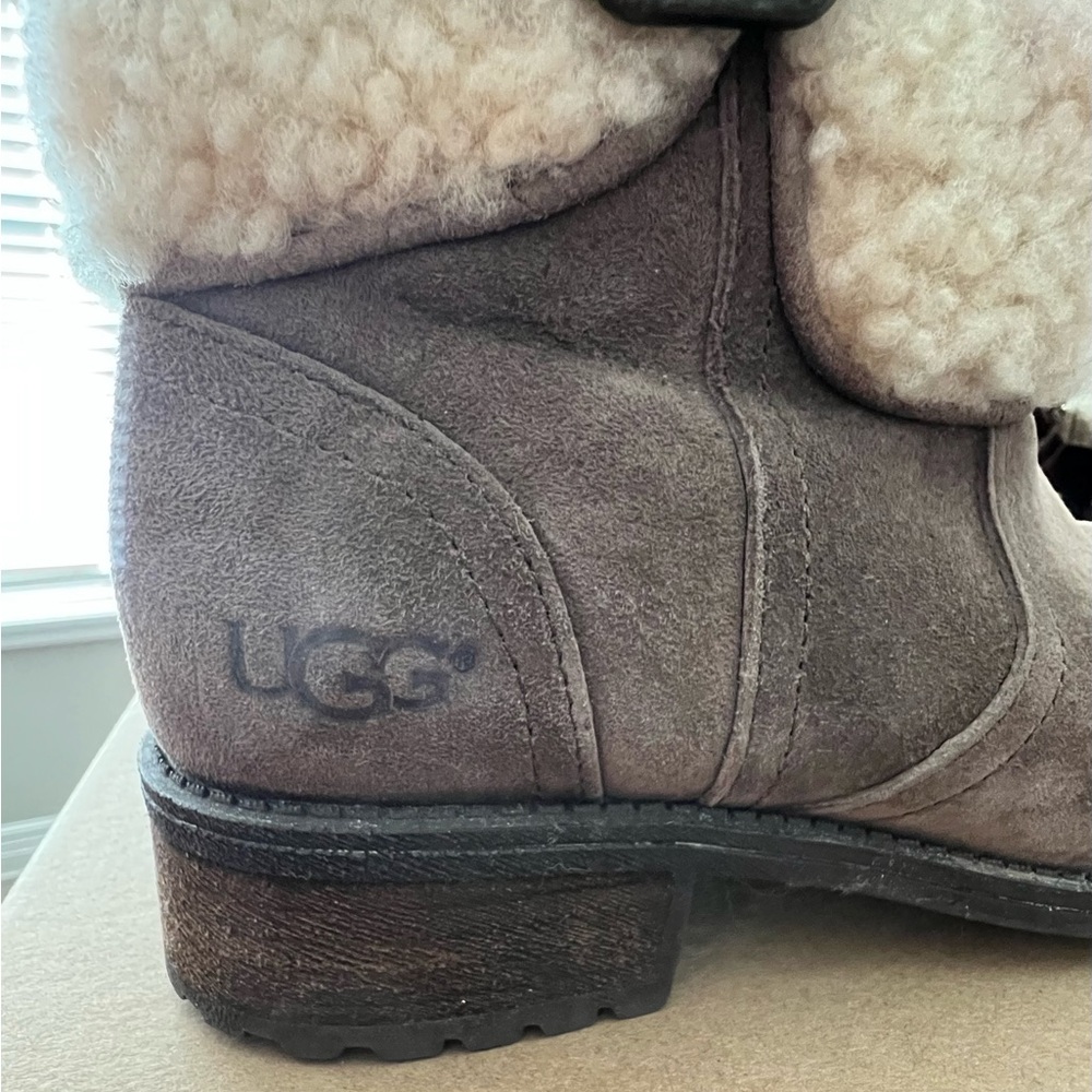 Ugg Boots - image 5